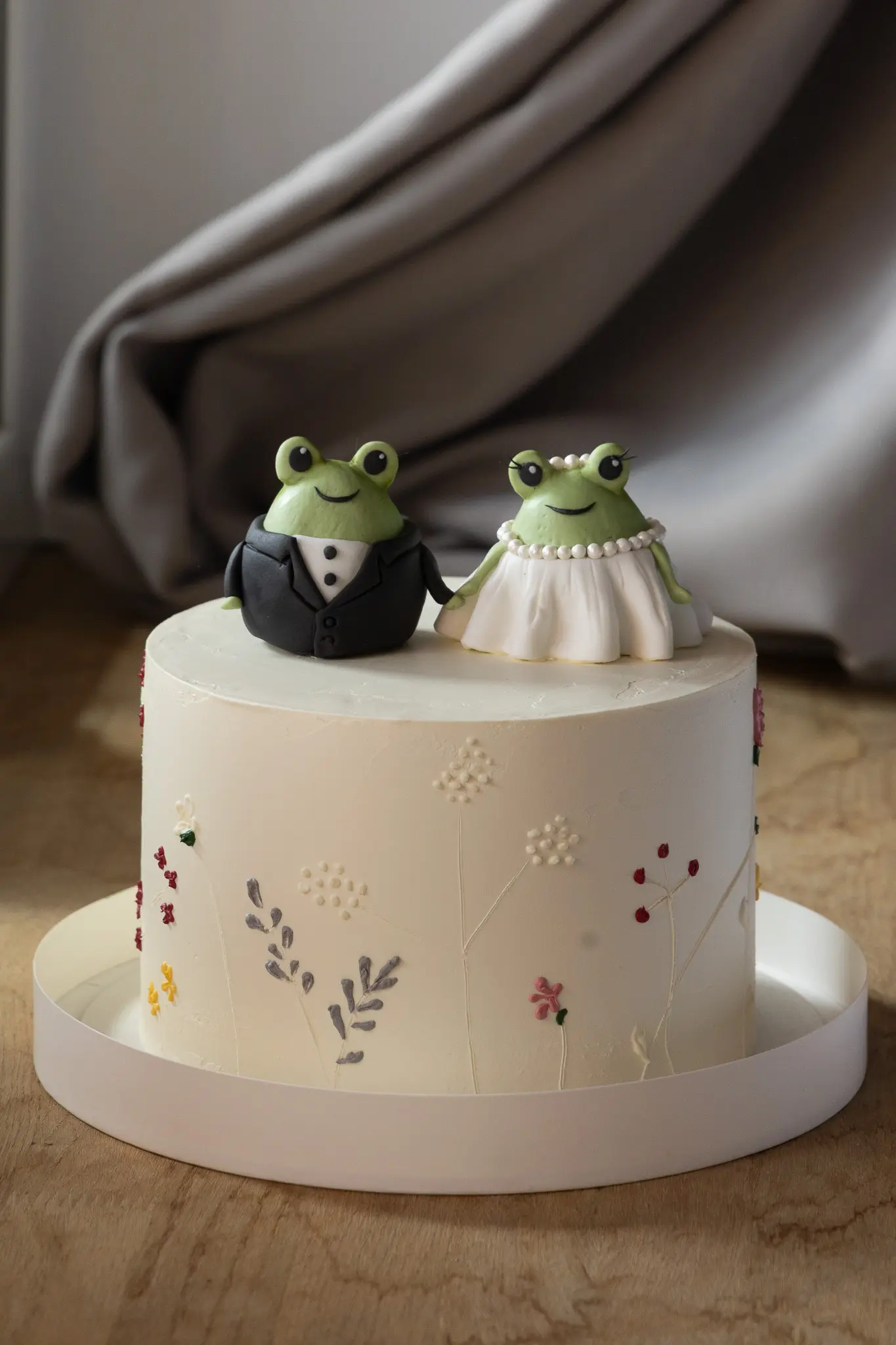 Свадебный торт с жабками